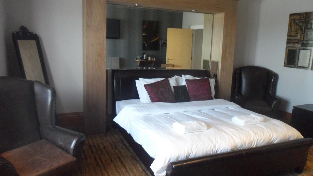 Hotel The Warwick Arms Chew Magna Esterno foto