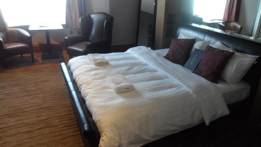 Hotel The Warwick Arms Chew Magna Esterno foto