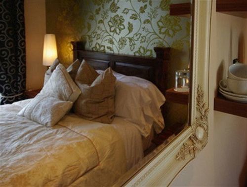 Hotel The Warwick Arms Chew Magna Esterno foto
