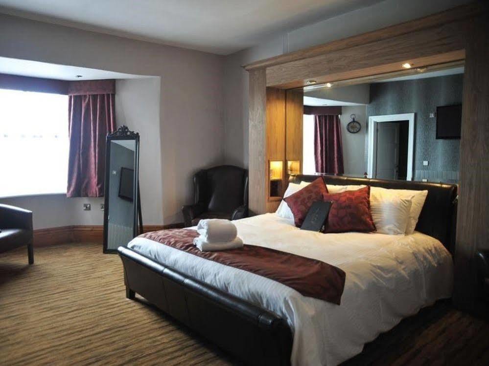Hotel The Warwick Arms Chew Magna Esterno foto